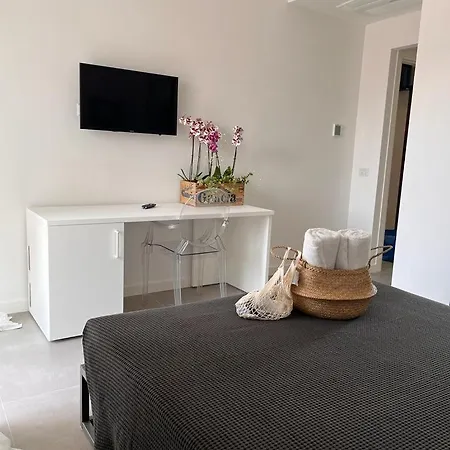 Oda ve Kahvaltı Il Volo Sperlonga